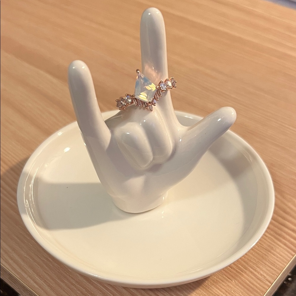 Bomb Party Ring - Graceful Moments - Size 8